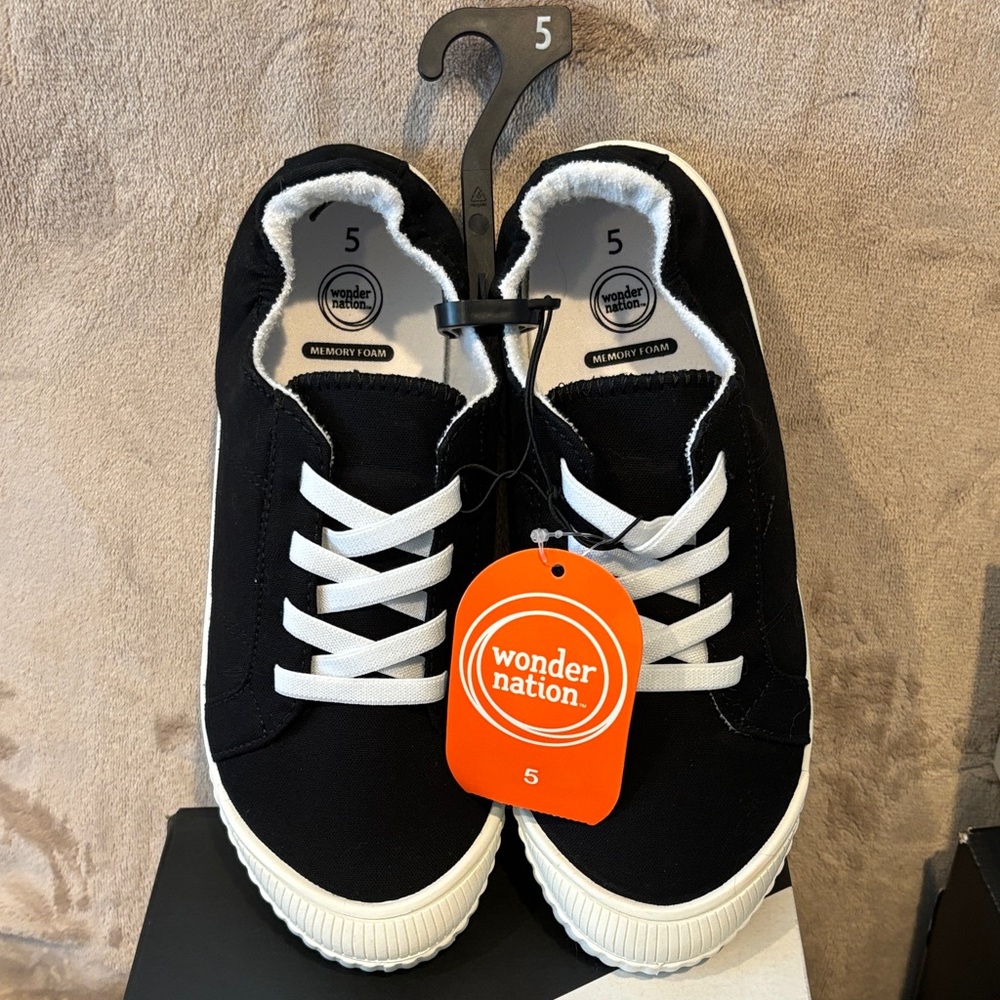 Wonder Nation Black and White Women's Sneakers Without Box